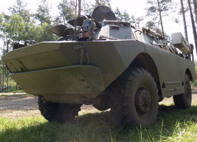 Radpanzer fahren im SPW40/BRDM-2 